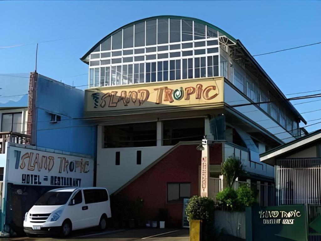 Island Tropic Hotel And Restaurant Alaminos Eksteriør billede